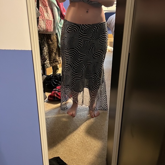 Psycadelic asymmetrical skirt - Picture 9 of 9